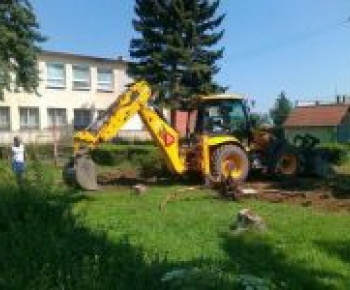 Fotogaléria / Práce na detskom ihrisku - 2012